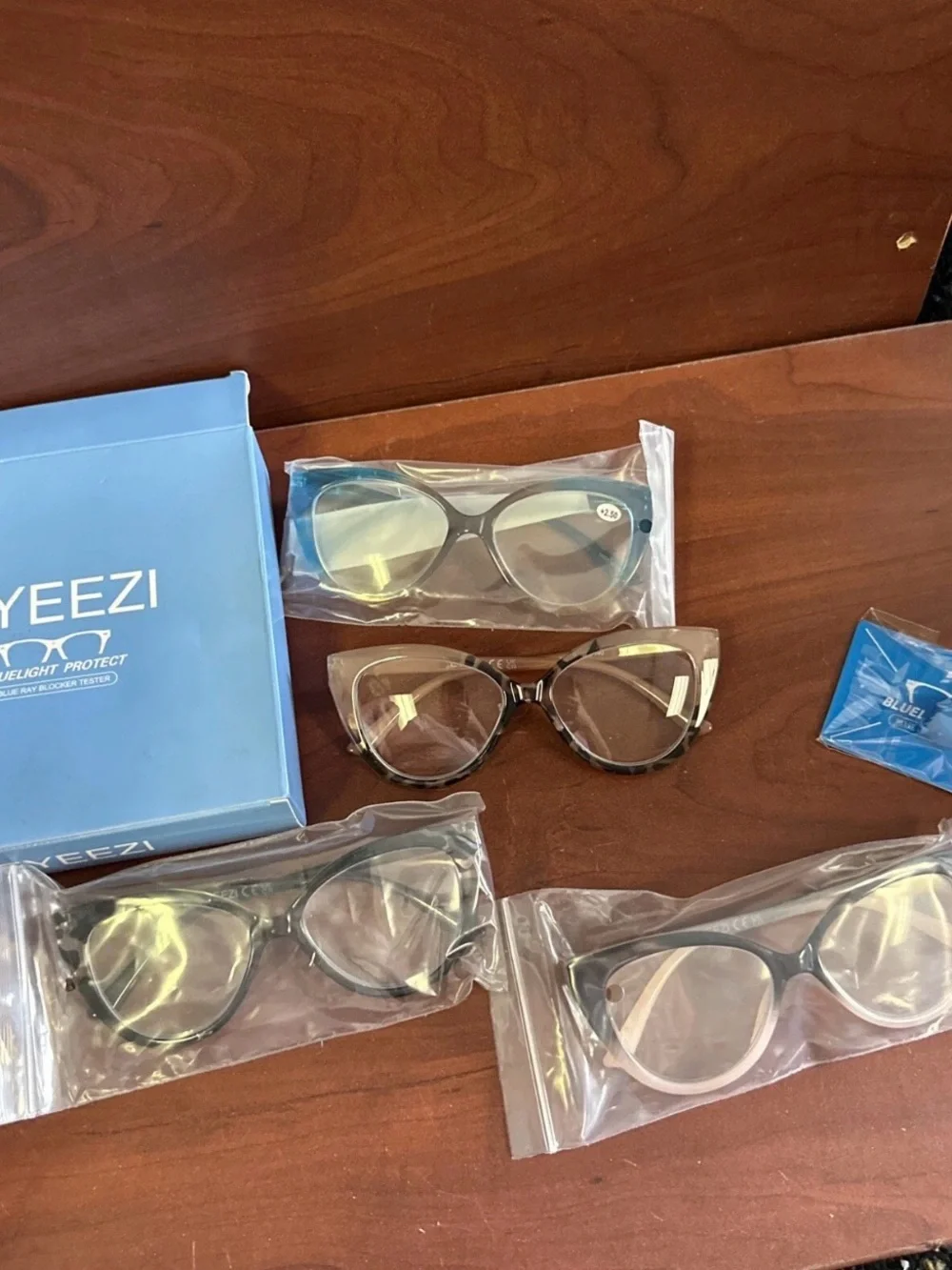 eyeezi 4PC Cat Eye Reading Glasses for WomenBlue Light Flexible Spring Hin +2.5